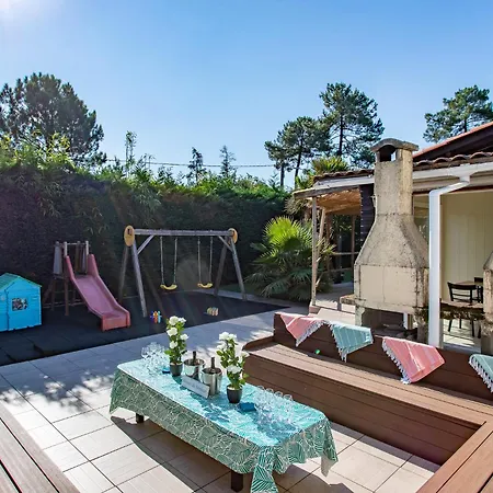 Holiday home La Maison Du Bonheur 30 Personnes Avec Piscines Chauffees Ares