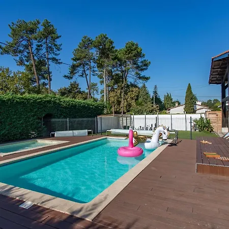La Maison Du Bonheur 30 Personnes Avec Piscines Chauffees *