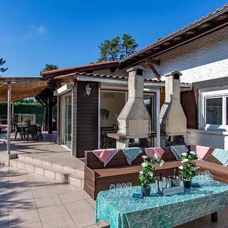 La Maison Du Bonheur 30 Personnes Avec Piscines Chauffees Ares