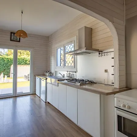 Holiday home La Maison Du Bonheur 30 Personnes Avec Piscines Chauffees
