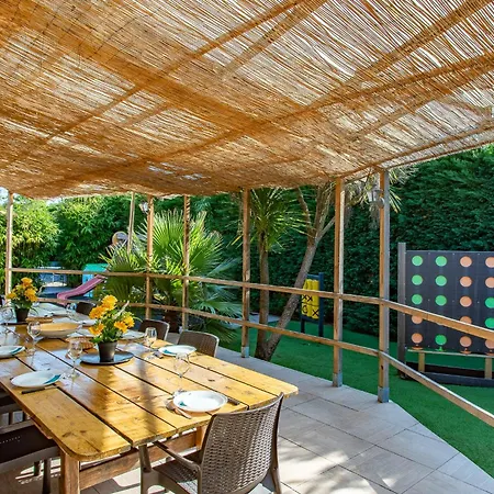 La Maison Du Bonheur 30 Personnes Avec Piscines Chauffees