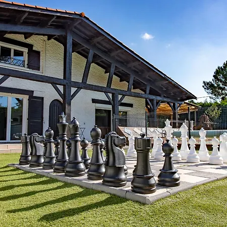 La Maison Du Bonheur 30 Personnes Avec Piscines Chauffees Holiday home *