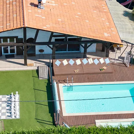 Holiday home La Maison Du Bonheur 30 Personnes Avec Piscines Chauffees Ares